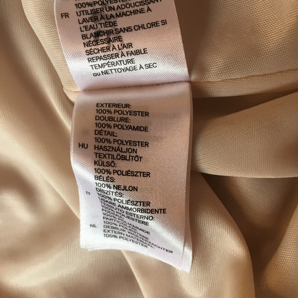 Pretty little silky shift dress. simple and effortless - Picture 4 of 5